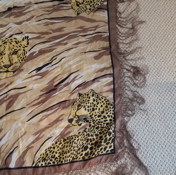 Elegant Leopard Silk Scarf / Wrap - Picture 7 of 8
